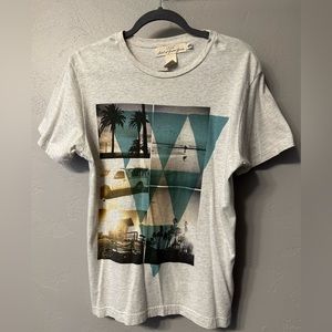 H&M Mens Beach/Geo Graphic T-Shirt Small